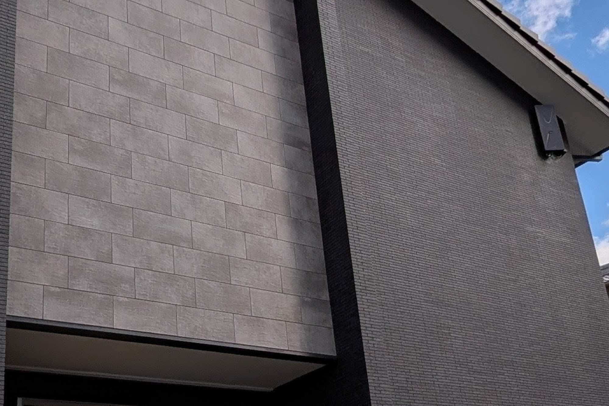 クレバリーホーム掛川店　注文住宅の外壁タイルのクローズアップ